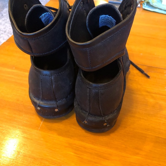 Leather ankle boots with cut outs at ankles - Picture 2 of 7